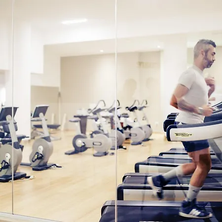 Mercure 4* أولبيا