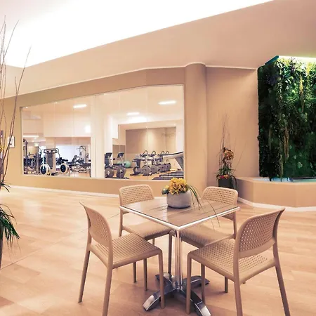 Mercure E Hotel 4*