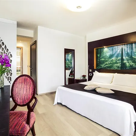Hotel Mercure E