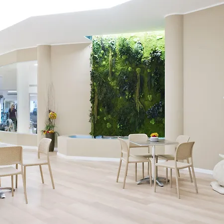 Hotel Mercure E 4*